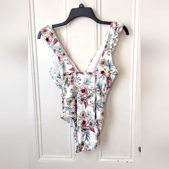 Freshwater Women's Floral One Piece Swimsuit Size Small - New With Tags - Picture 2 of 4
